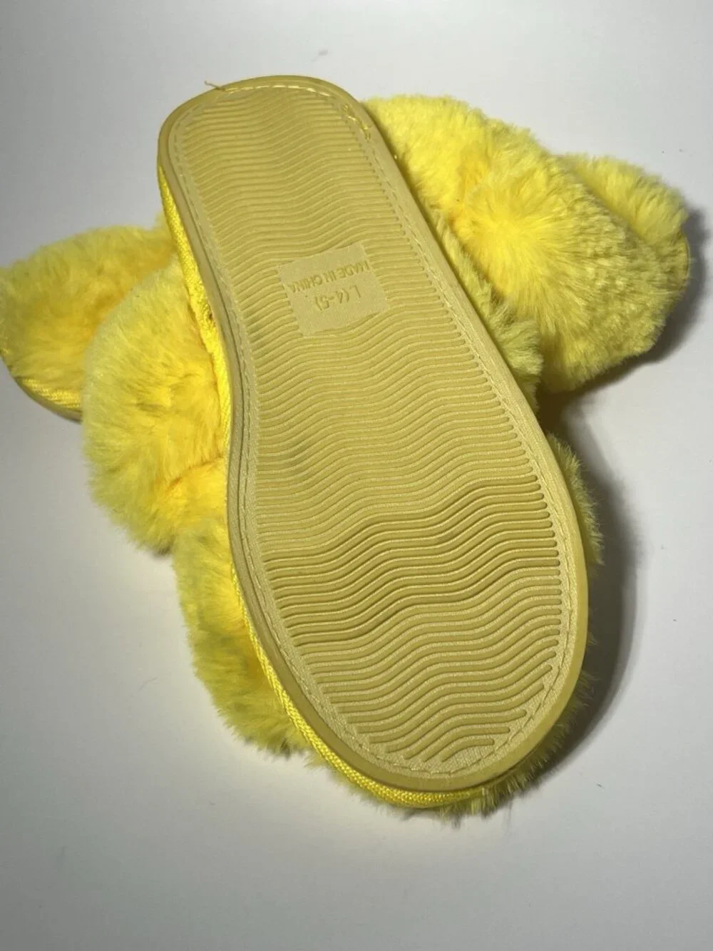 Target Girls Yellow Plush Criss Cross Slide Slippers Size L 4-5